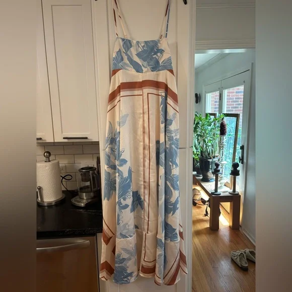 new Petal and Pup ELANOR MAXI DRESS - PALE BLUE PRINT - Picture 4 of 7